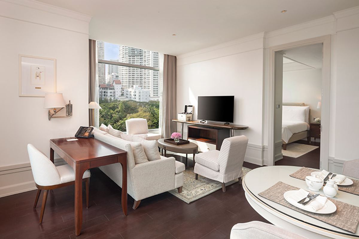One Bedroom Corner Prestige Club - Oriental Residence Bangkok